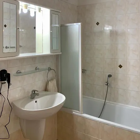 Ilka Apartement Near Puskas & Papp Laszlo Arena Apartment *